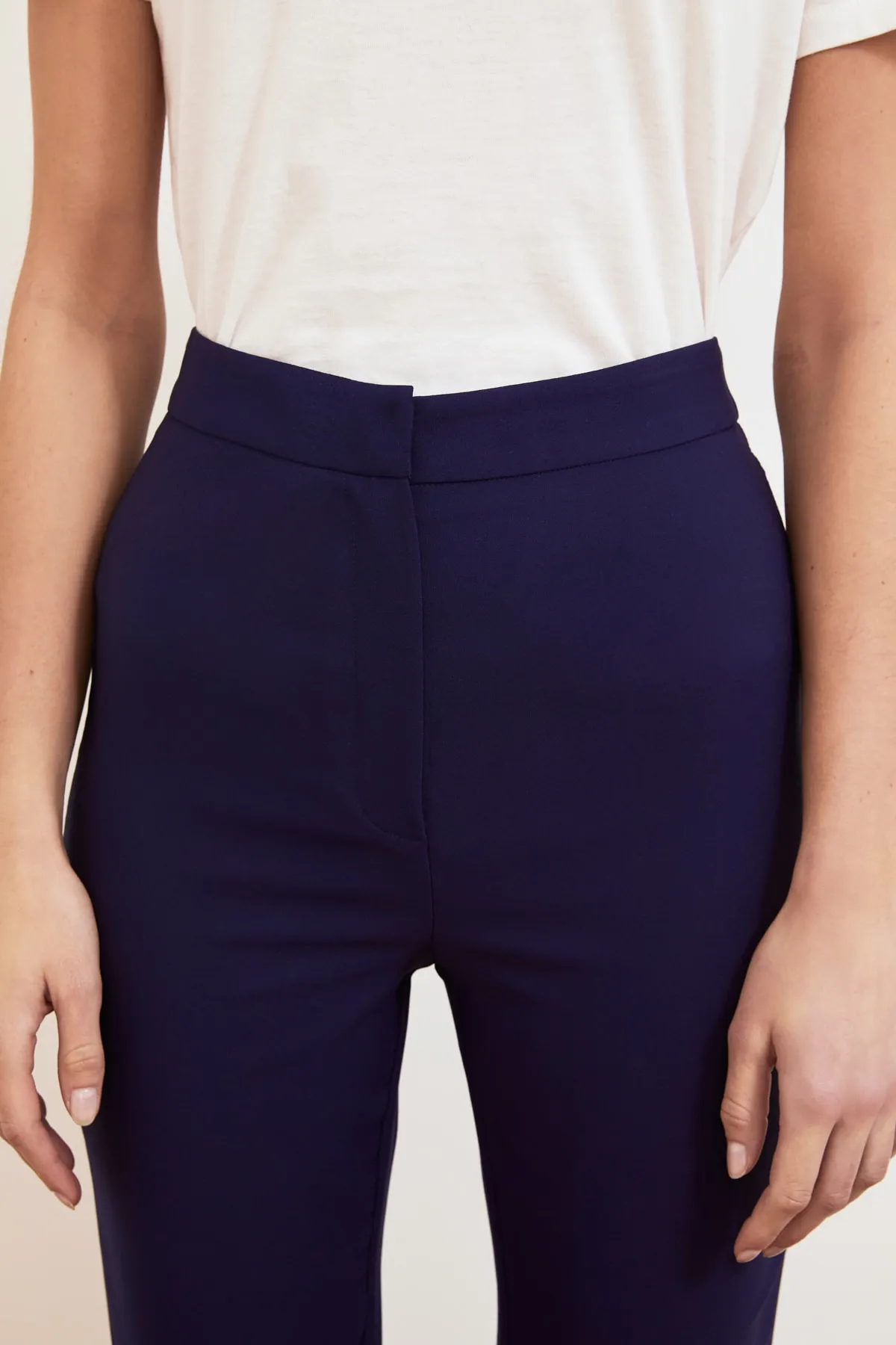 Trendyol Collection  Marineblaue gewebte Zigarettenhose TWOSS20PL0075