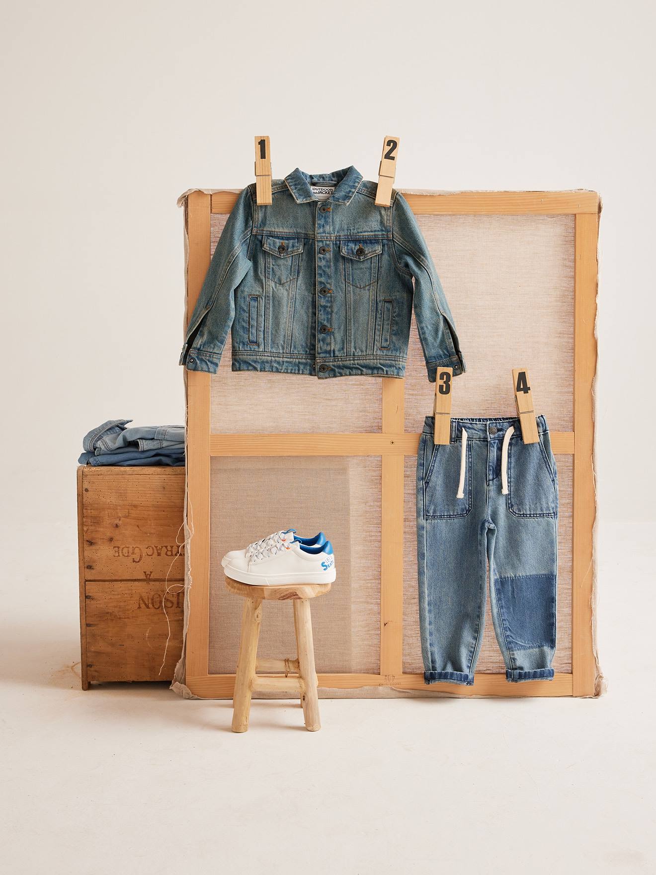 Jean droit loose effet patchs garçon denim bleached