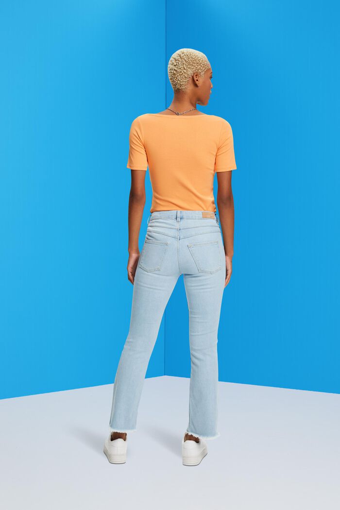 Ausgestellte Baumwolljeans mit mittlerer Bundhöhe