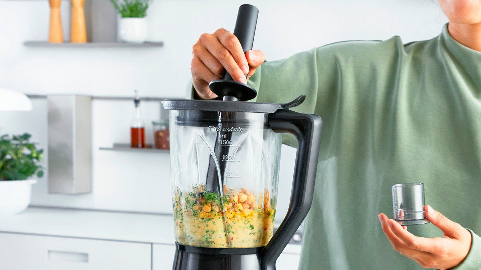 BOSCH Standmixer MMB6172SN VitaPower Serie 4, 1200 W, 30.000 U/Min, ThermoSafe Glasbehälter (1,5 L), inkl. Stopfer