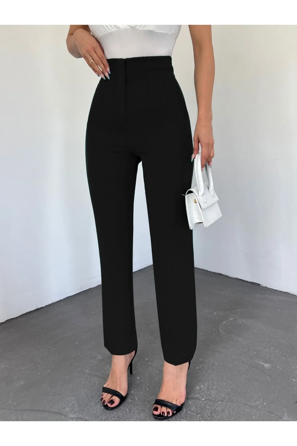 Modamorfo  Hose mit hoher Taille und Taschendetail und Reißverschluss