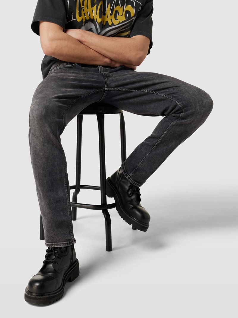 Regular Fit Jeans mit Label-Patch Modell 'Blizzard' in hellgrau