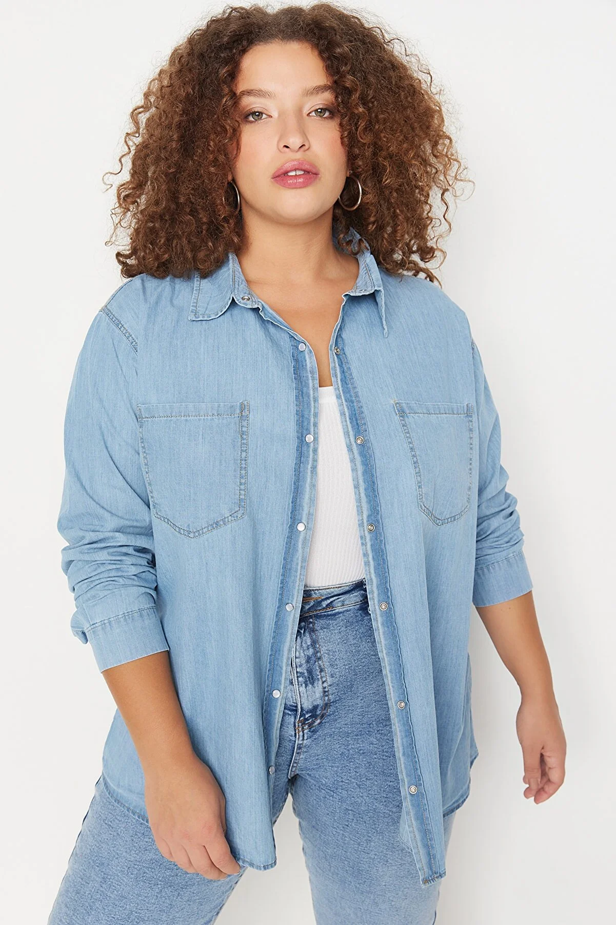 Trendyol Curve  Hellblaues Jeanshemd TBBAW23AX00018