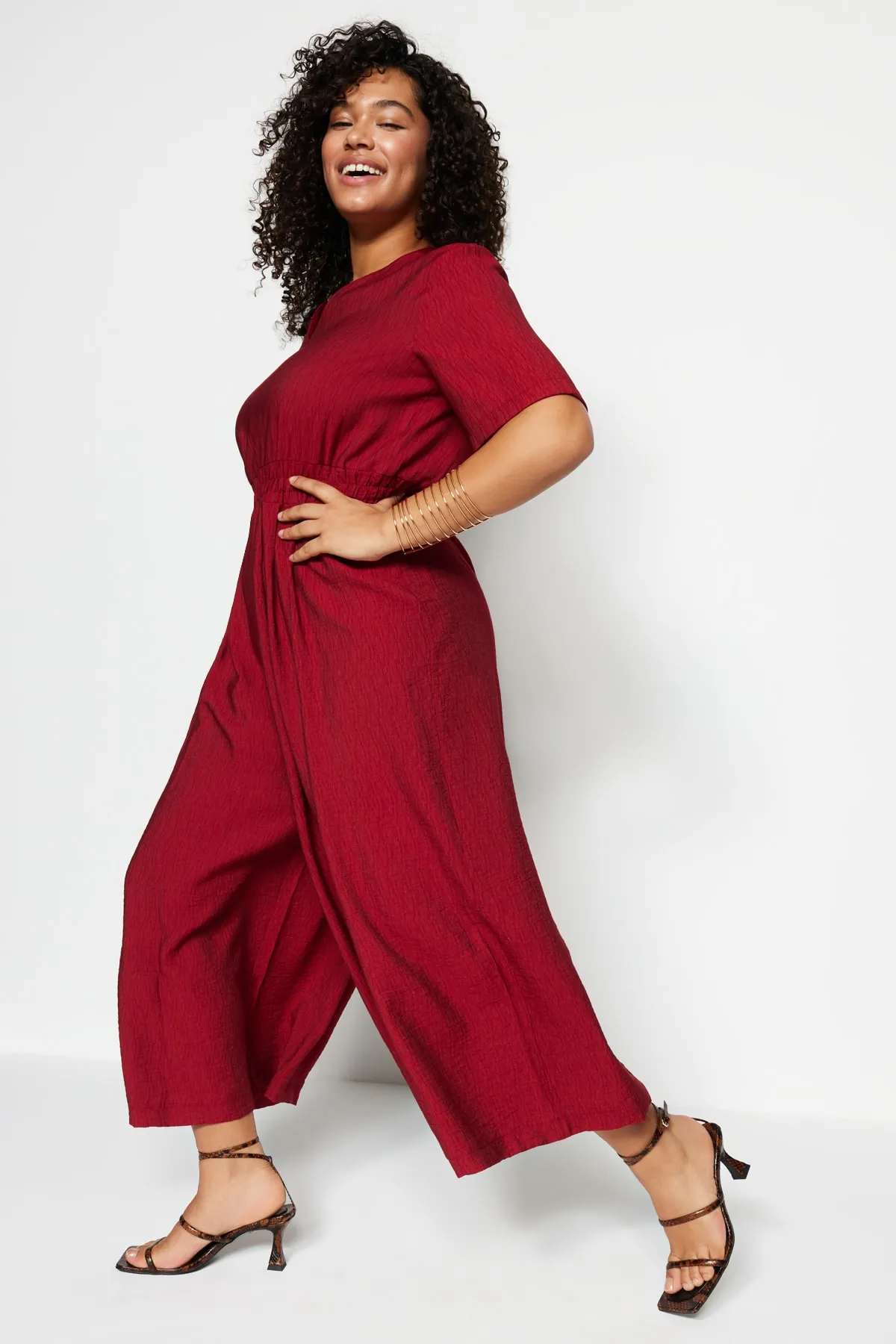 Trendyol Curve  Burgunderfarbener, gewebter Overall mit elastischem Bund TBSSS22BG0017