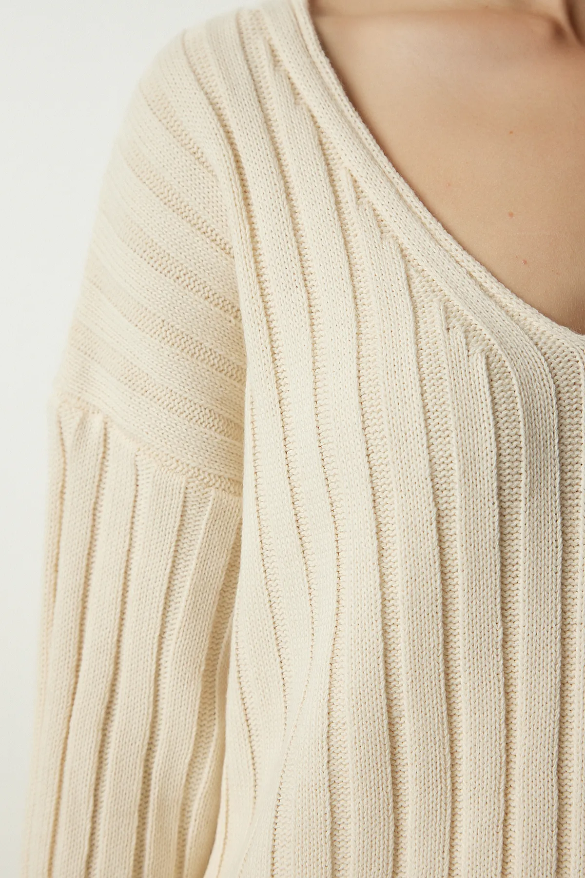 Happiness İstanbul  Cremefarbenes Strickset mit geripptem Pullover und Rock für Damen YY00188
