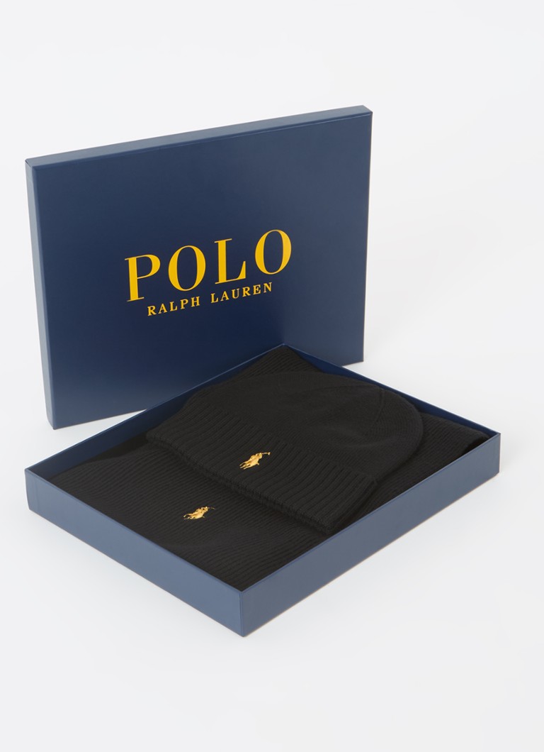 Bonnet et écharpe en laine fine Ralph Lauren, présentés dans un coffret cadeau.