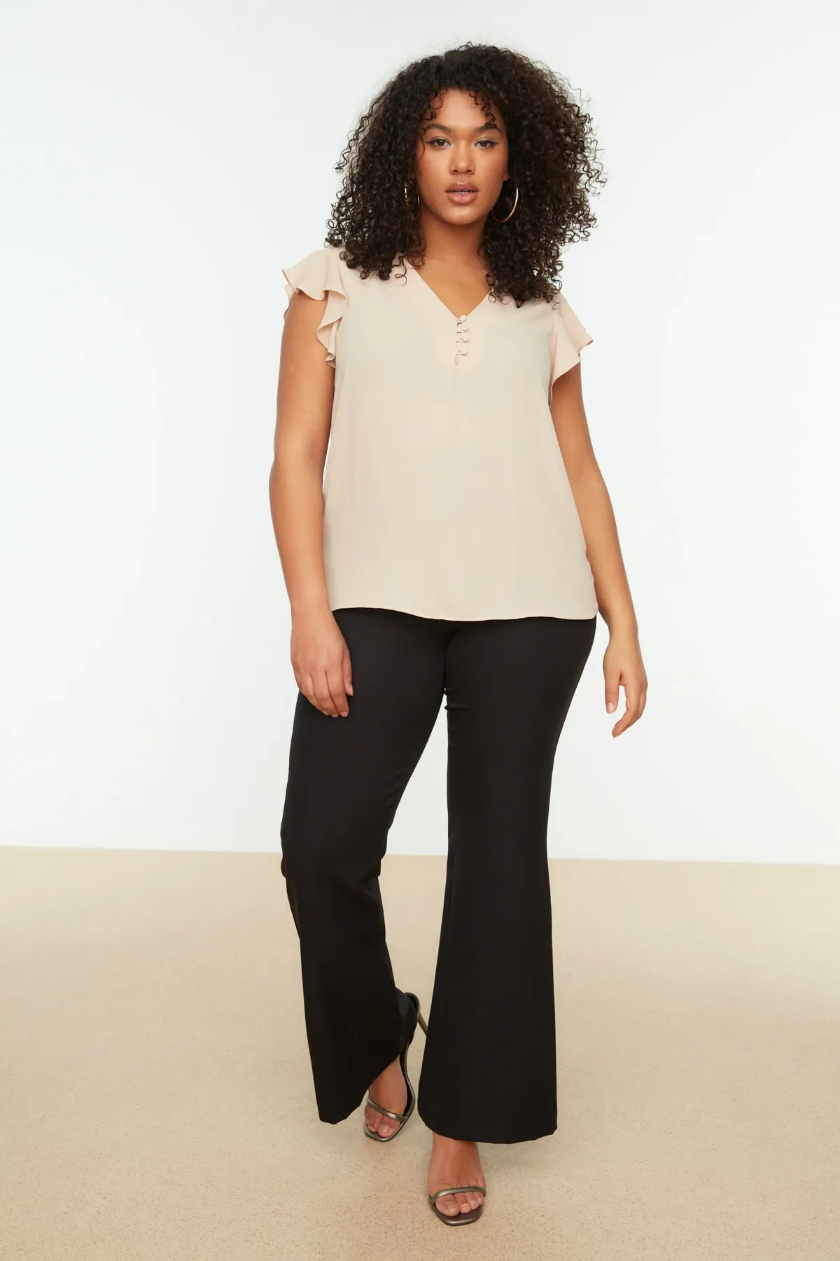 Trendyol Curve  Bluse mit gewebten Knöpfen in Steinoptik TBBSS22BZ0714