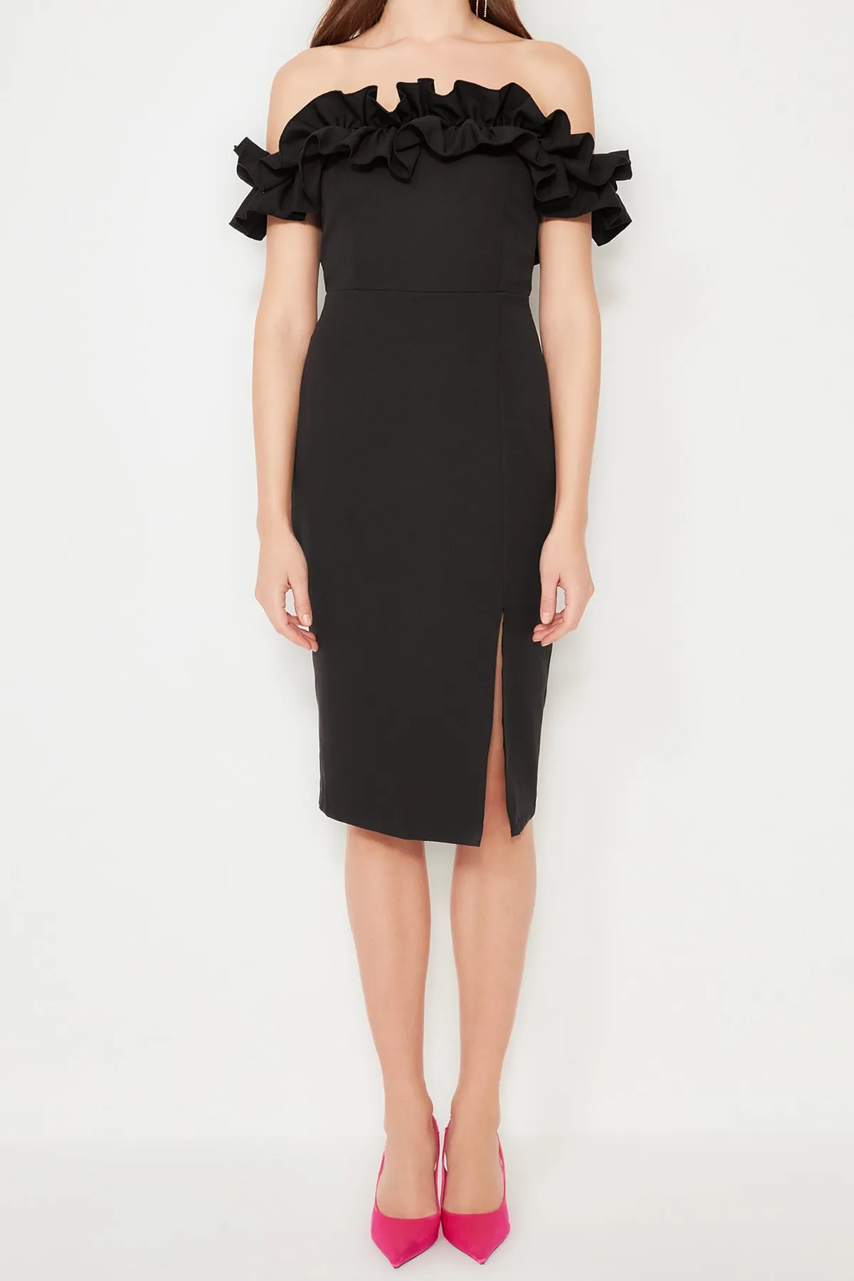 Trendyol Collection  Schwarzes, tailliertes, gewebtes Abendkleid TPRSS21EL1515