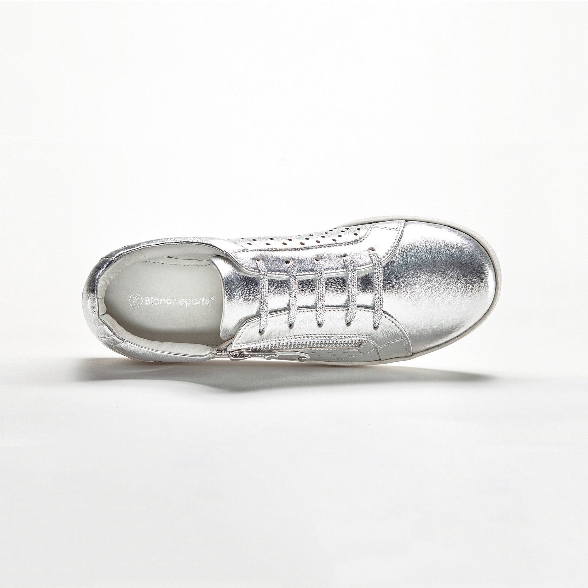 Tennis zippée en cuir perforé
