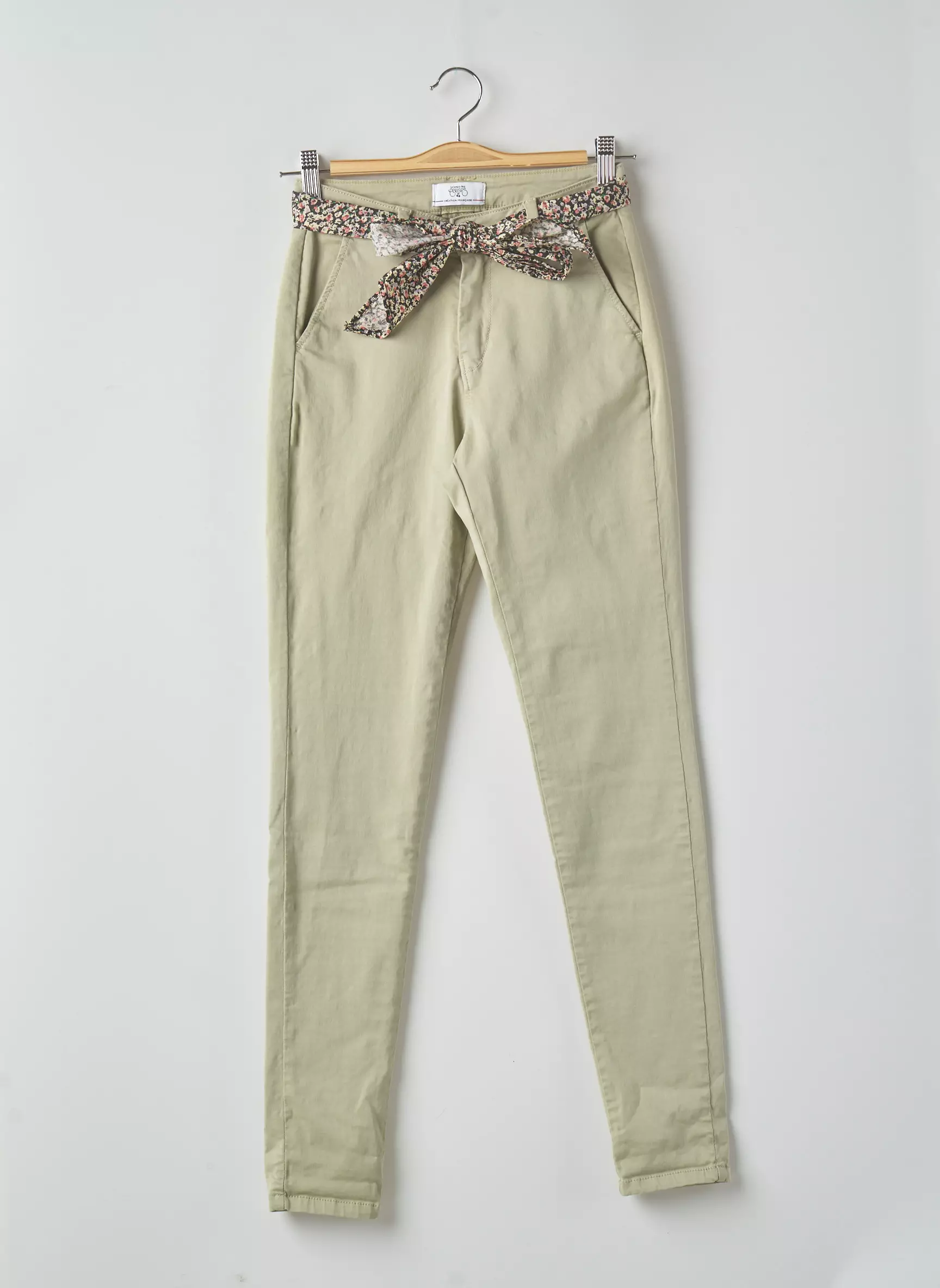 Le Temps Des Cerises Pantalons Chino Femme couleur vert