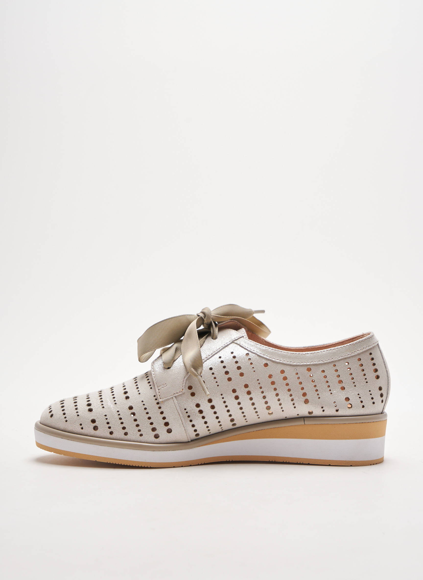 Fugitive By Francesco Rossi Derby Femme couleur beige