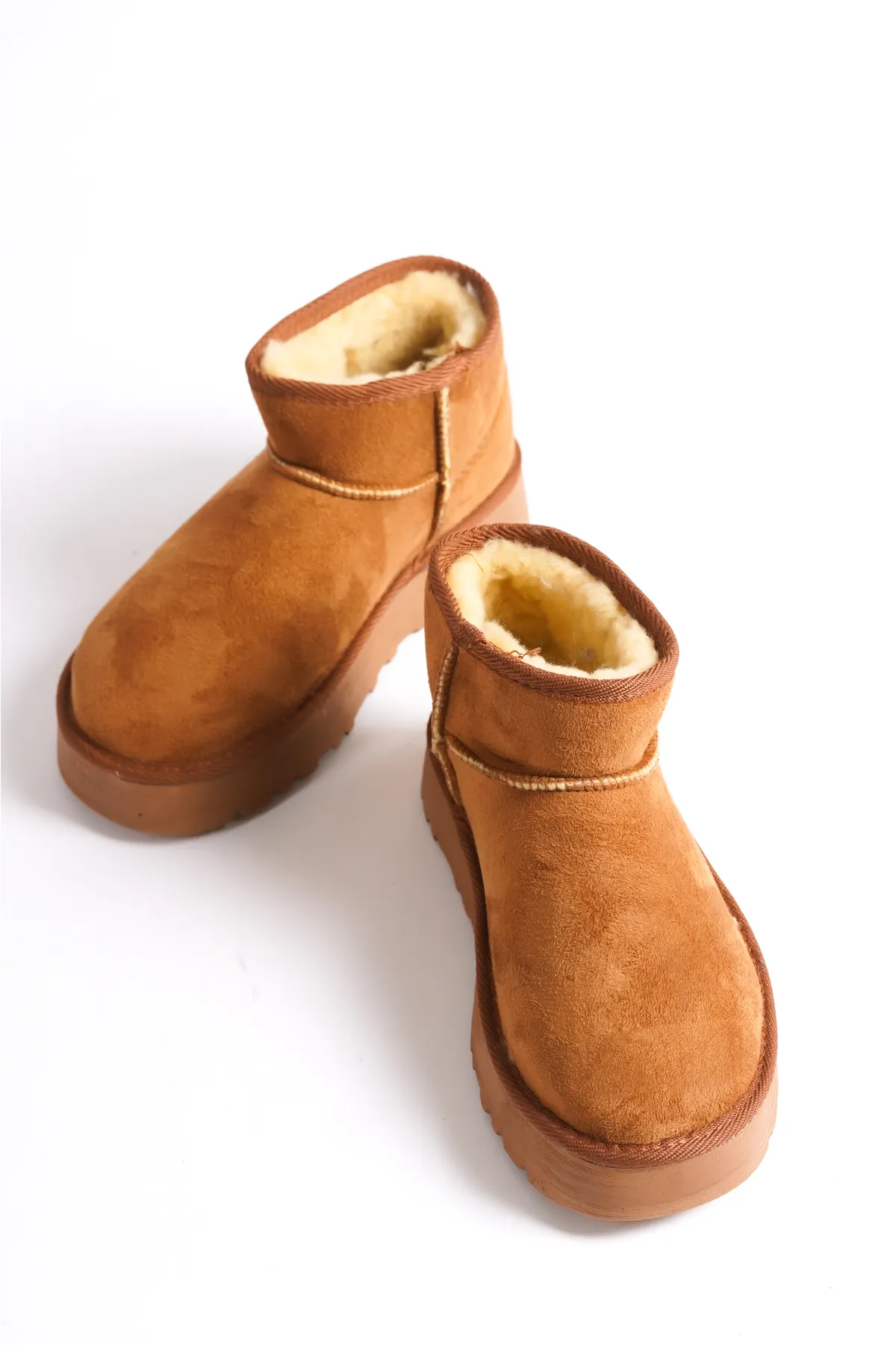 Capone Outfitters  Damen-Stiefeletten mit runder Spitze und pelziger Innenseite
