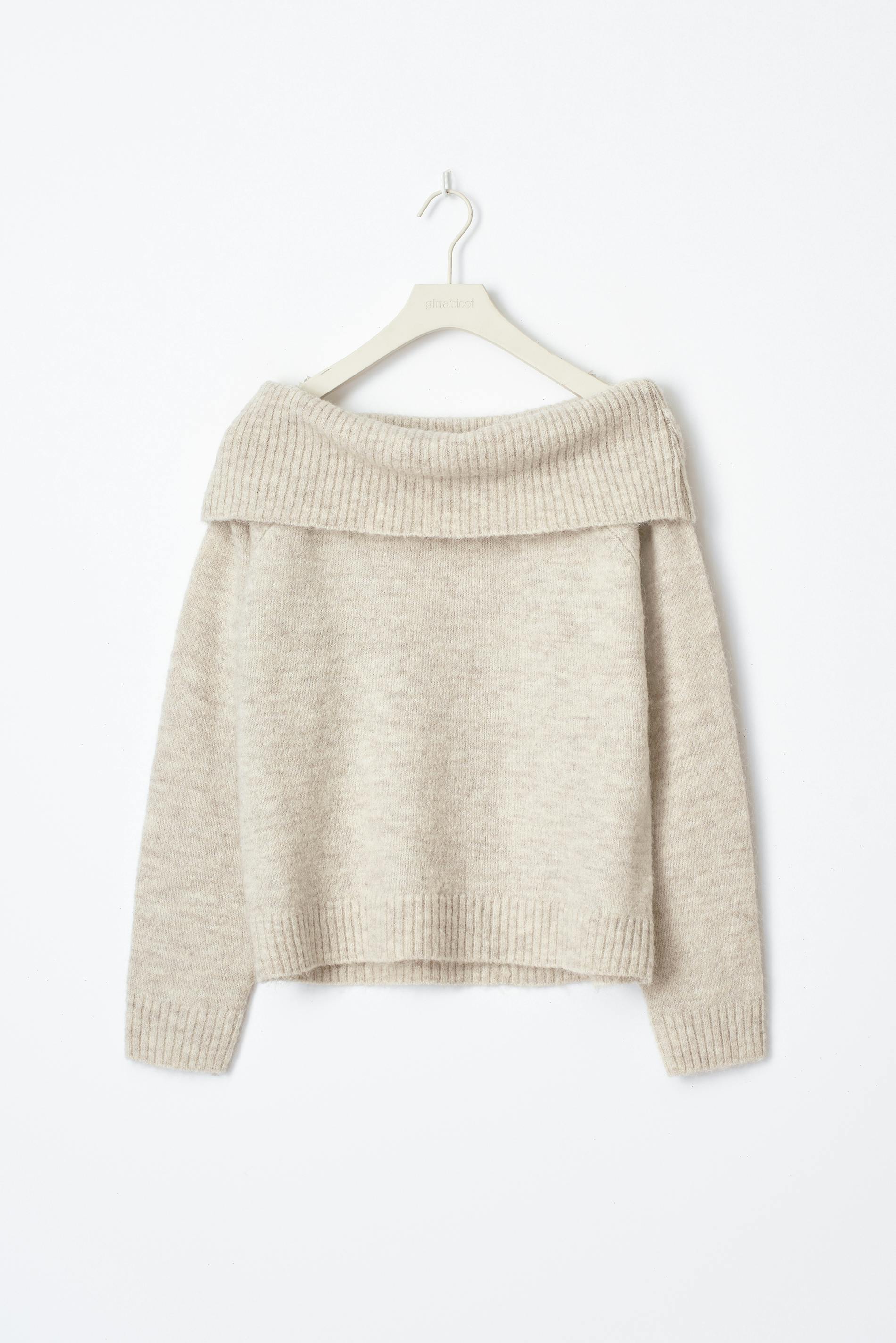 Y kn off shoulder sweater