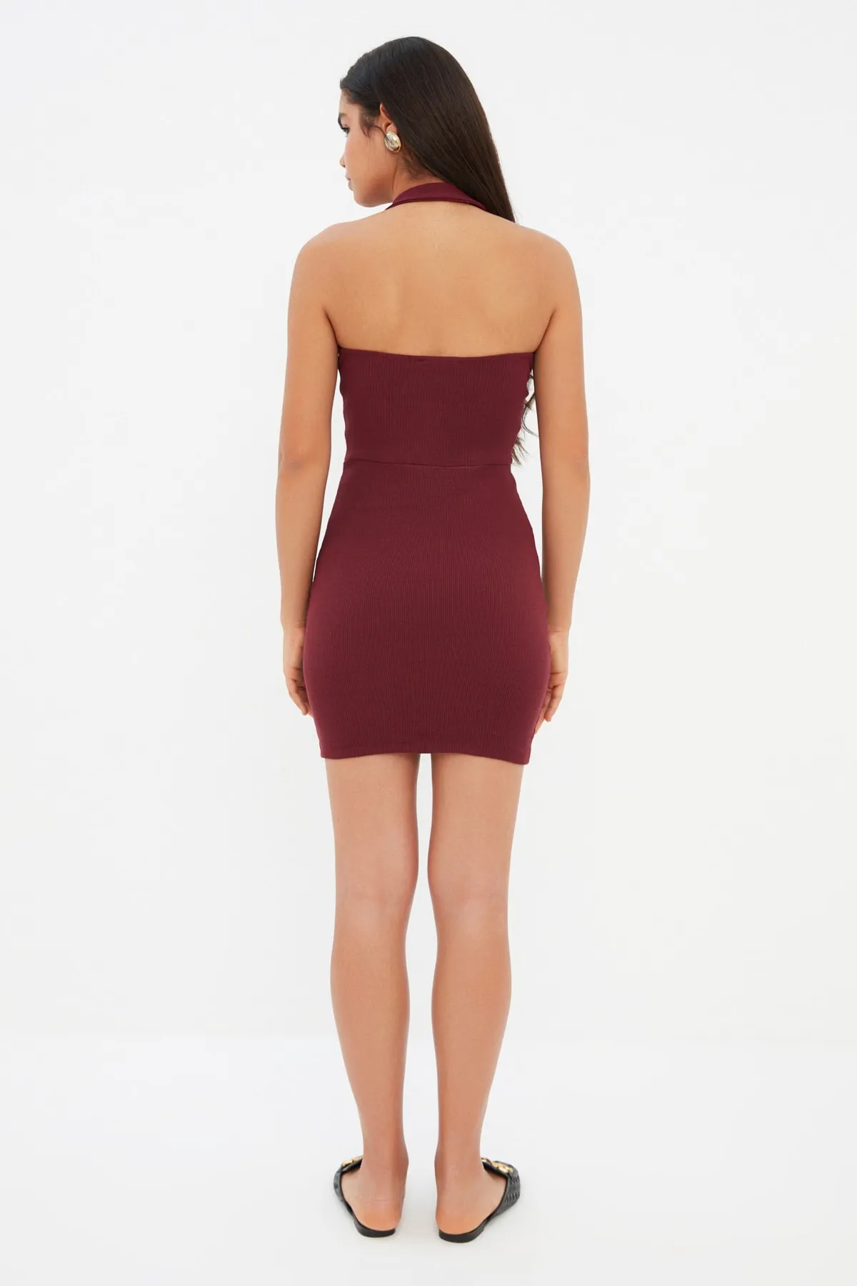 Trendyol Collection  Weinrotes, tailliertes Bleistiftkleid mit Polokragen und Mini-Rippung aus flexiblem Strick TWOSS22EL1981