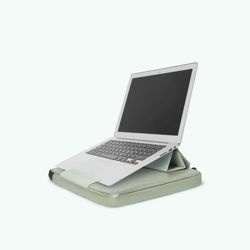 Riverdale 15/16 inch green laptop sleeve