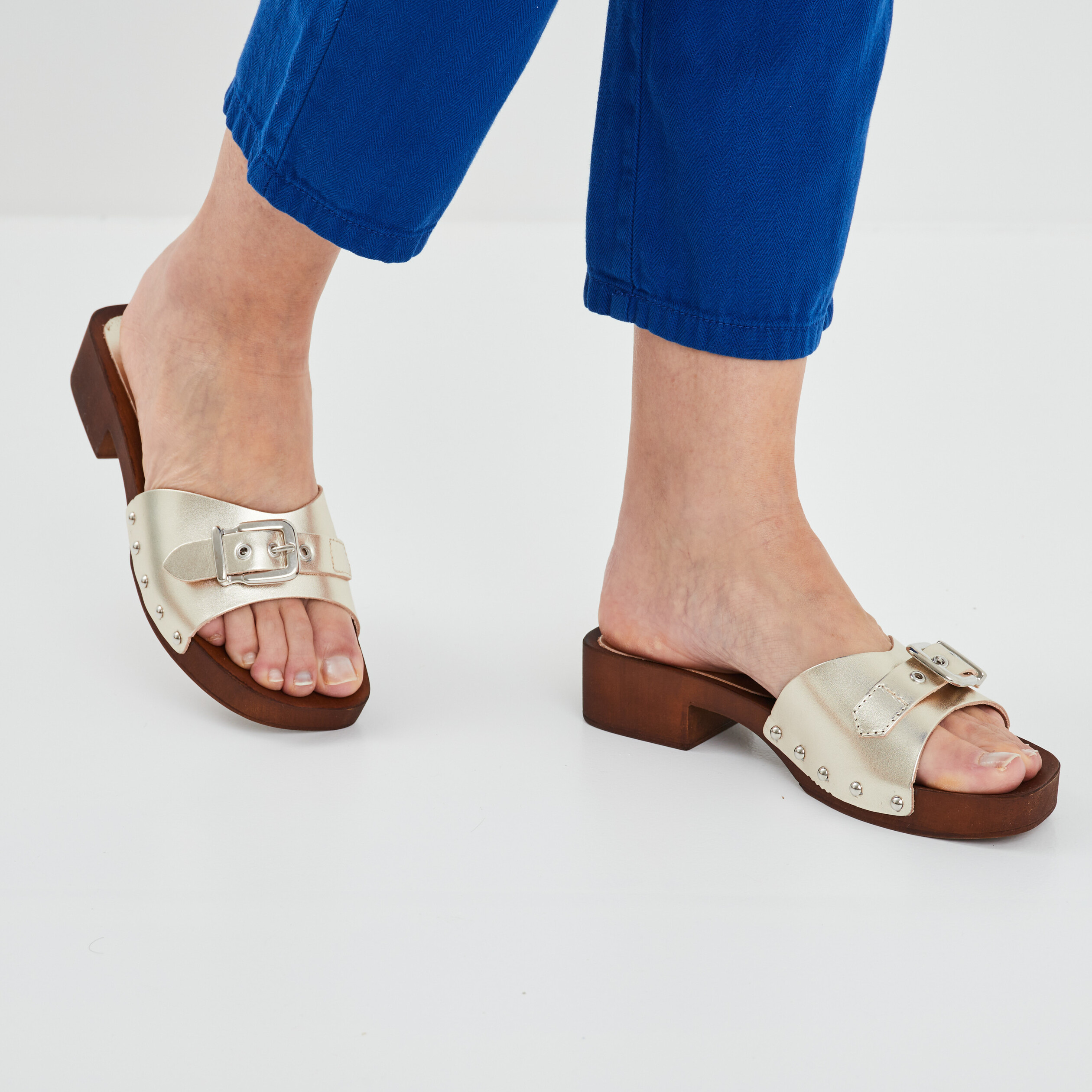 Mules sabots à boucles en cuir Creeks jaune or femme | La Halle