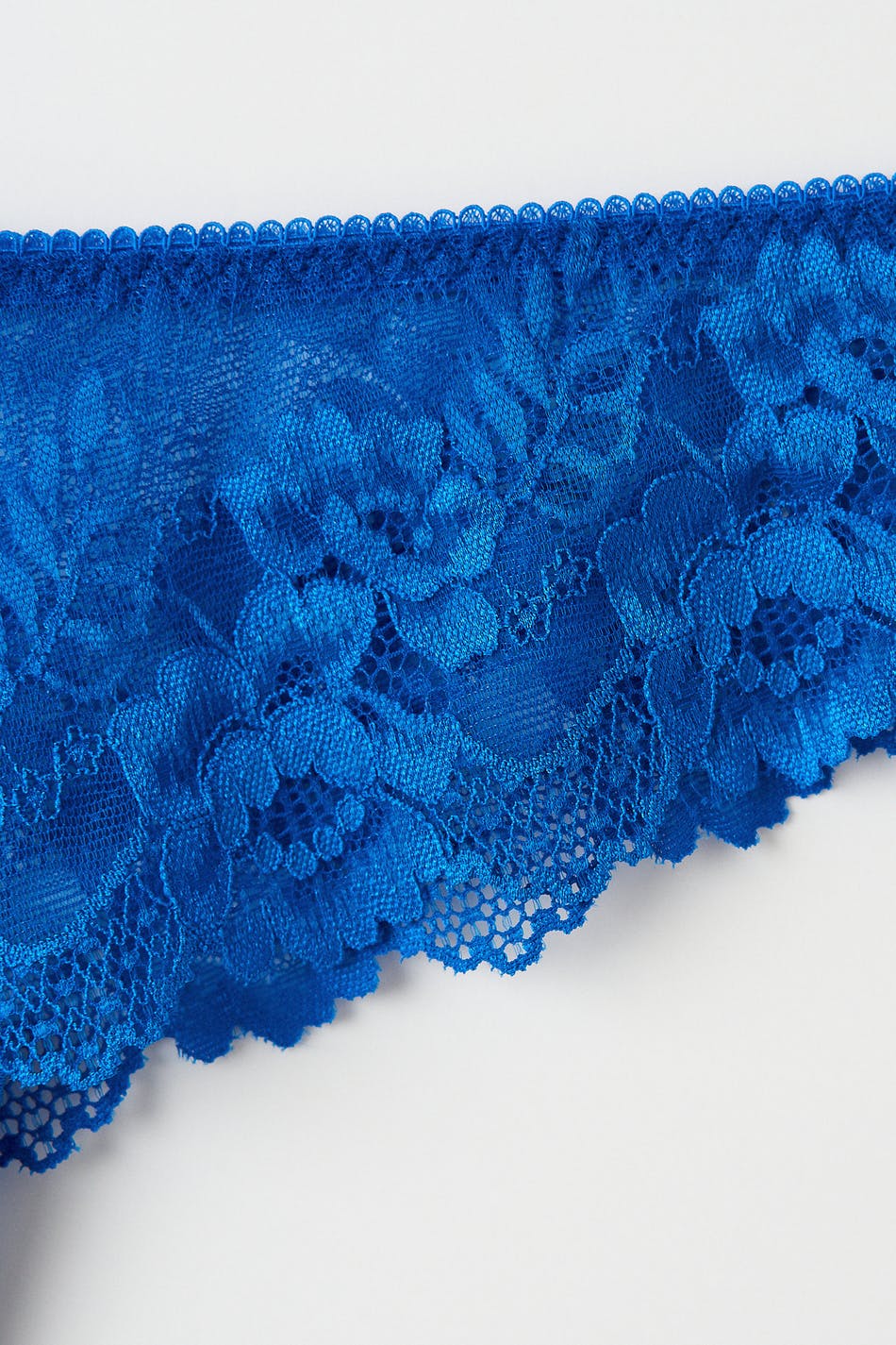 Lace string
