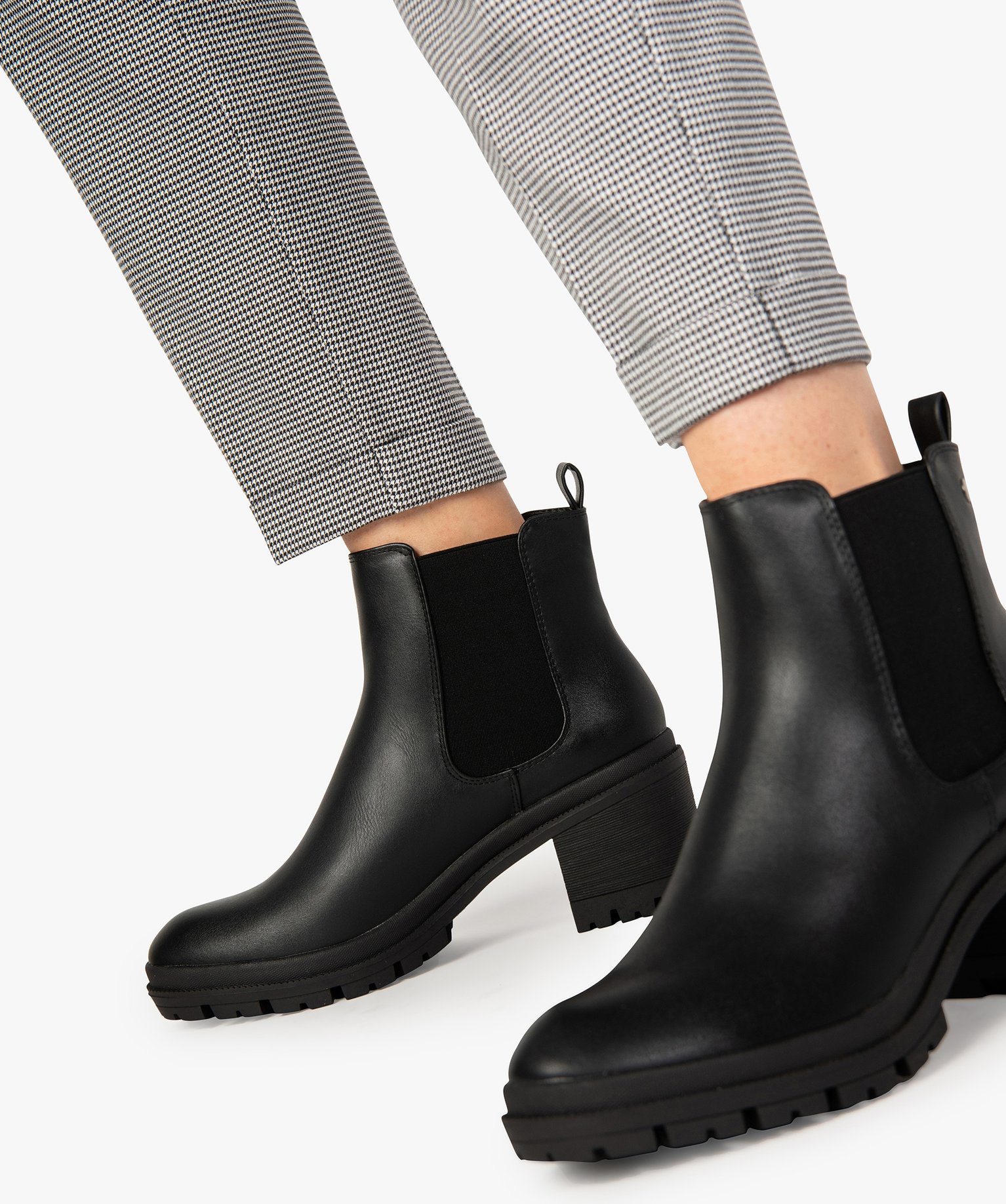 Boots femme chelsea unies à talon et semelle crantée noir | GEMO