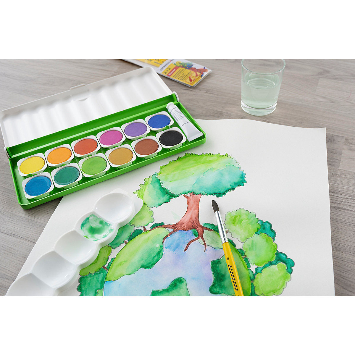 Deckfarbkasten GREEN Winner aus 100% recyceltem Material, 12 Farben, inkl. Deckweiß & Mischpalette