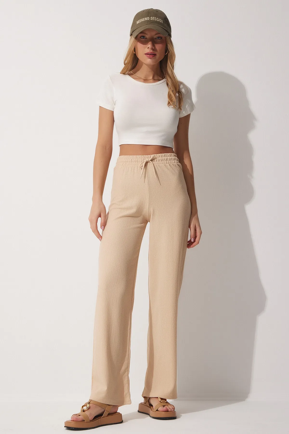 Happiness İstanbul  Cremefarbene Damen-Strickhose mit weitem Bein XR00016