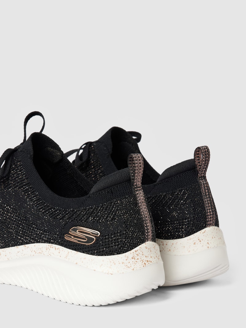 Sneaker mit Schnürverschluss in schwarz