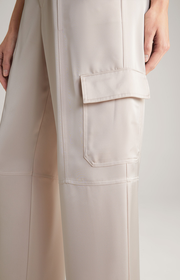 Satin-Cargohose in Nude