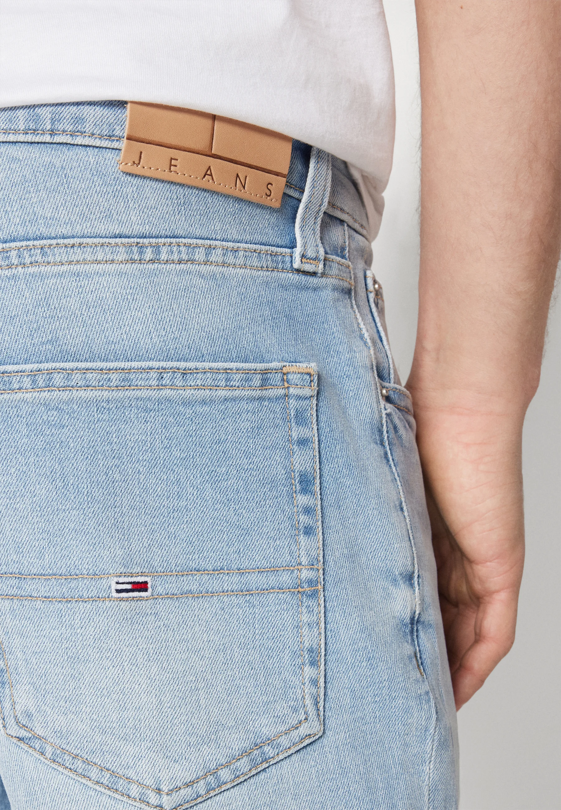 Tommy Jeans SCANTON - Pantalones cortos vaqueros