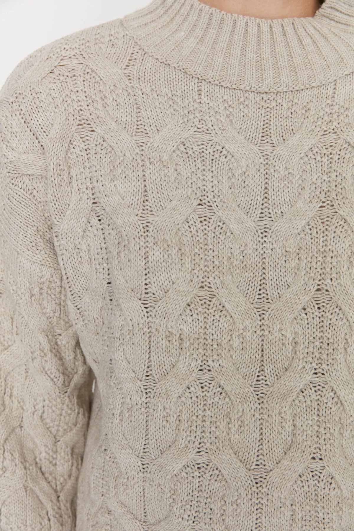 Trendyol Collection  Stone Crop Strickpullover mit Stehkragen TWOAW22KZ1634