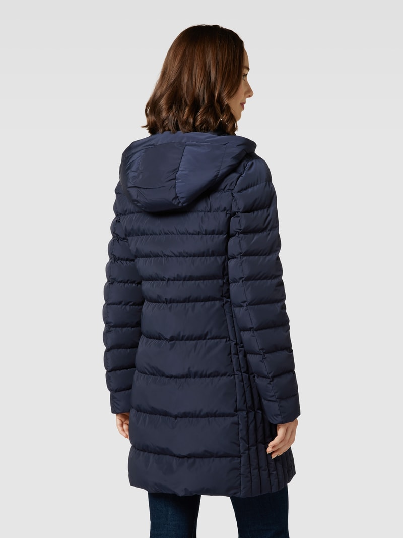 Steppjacke mit seitlichen Reißverschlusstaschen in dunkelblau