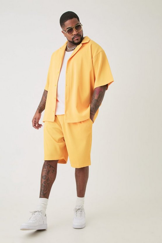 Plus gelbes Hemd & Shorts