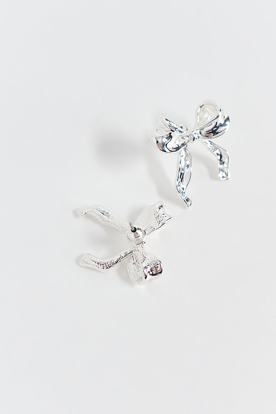 Bow earrings