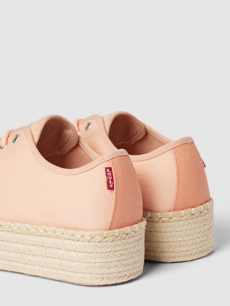 Plateau-Sneaker mit Label-Detail in lachs