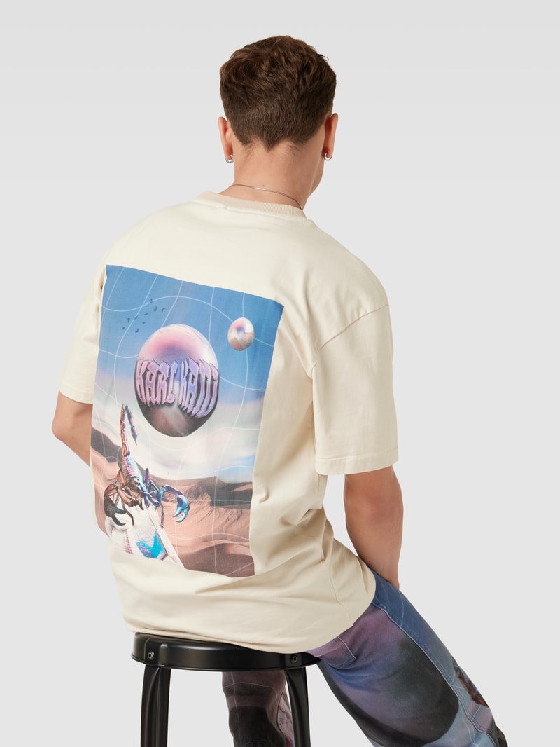 T-Shirt mit Label-Print in beige