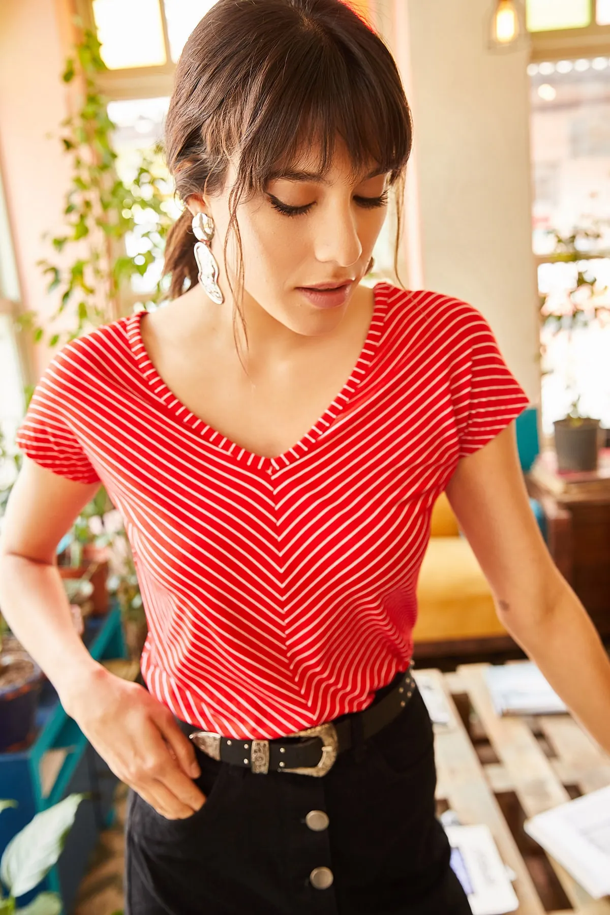 Olalook  Damen-T-Shirt mit V-Ausschnitt vorne und hinten in Rot, TSH-19000282
