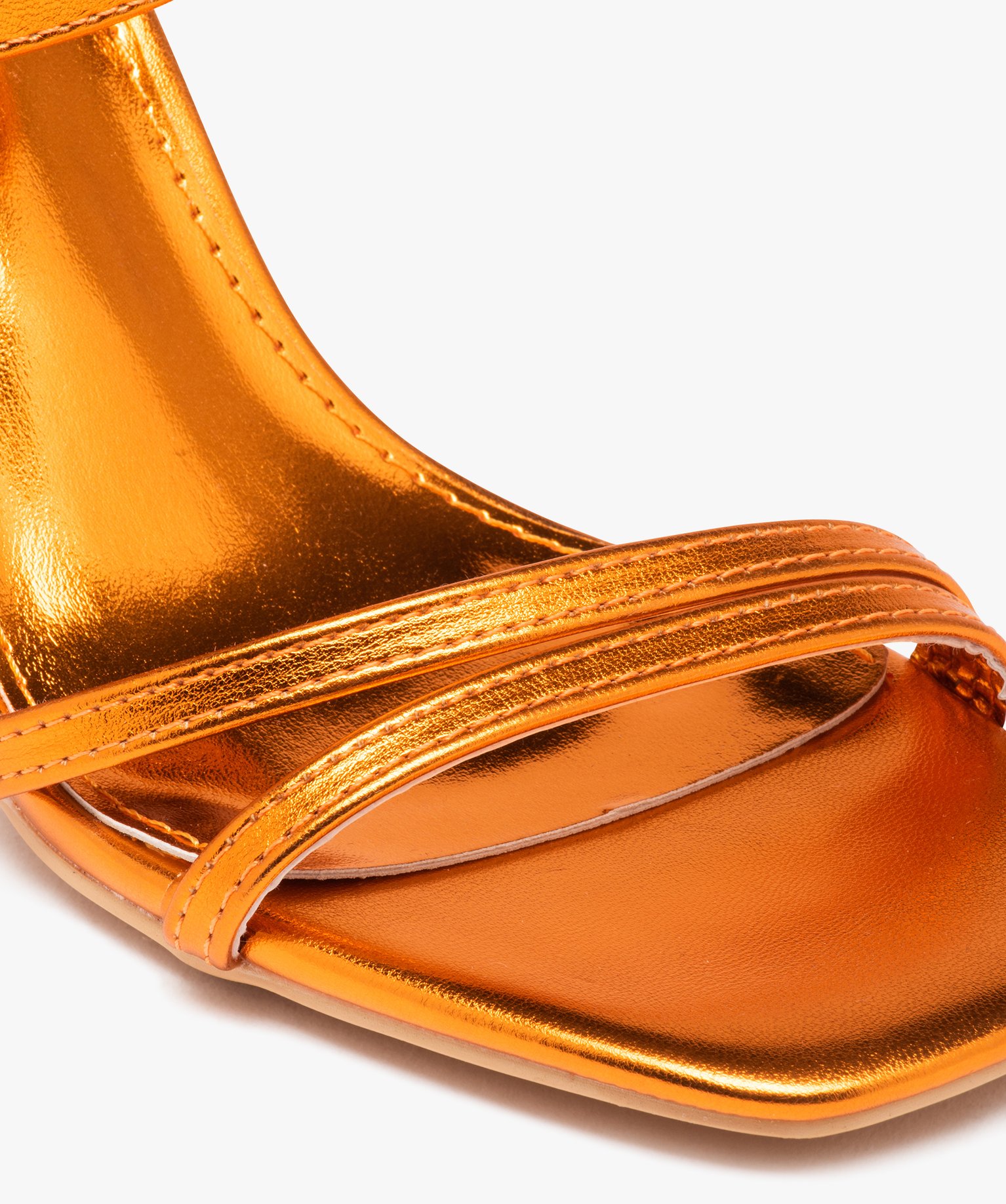 Sandales femme à talon carré et fines brides métallisées orange | GEMO