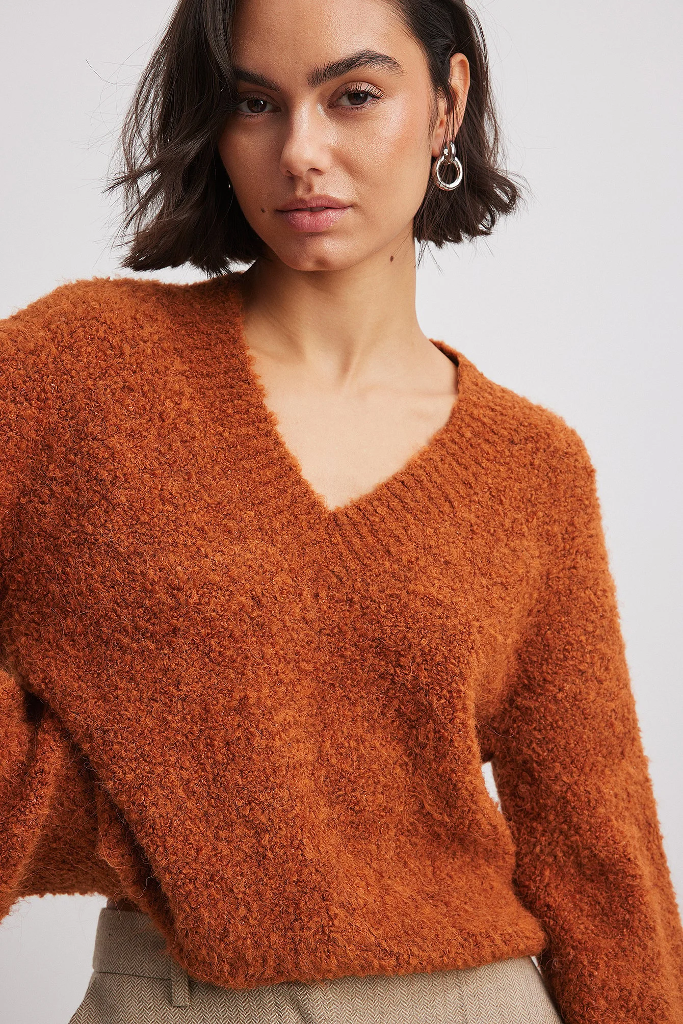 Crop-Strickpullover mit V-Ausschnitt