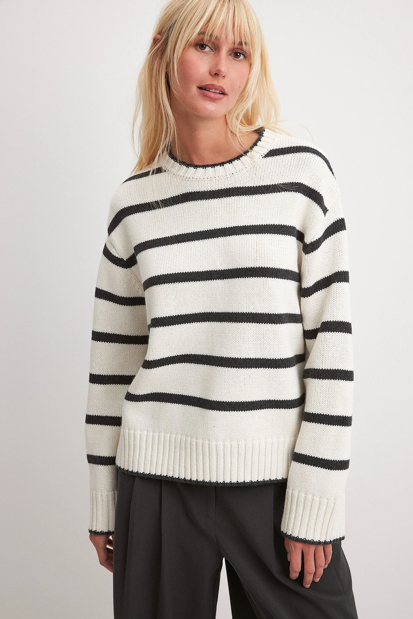 Gestreifter-Strickpullover