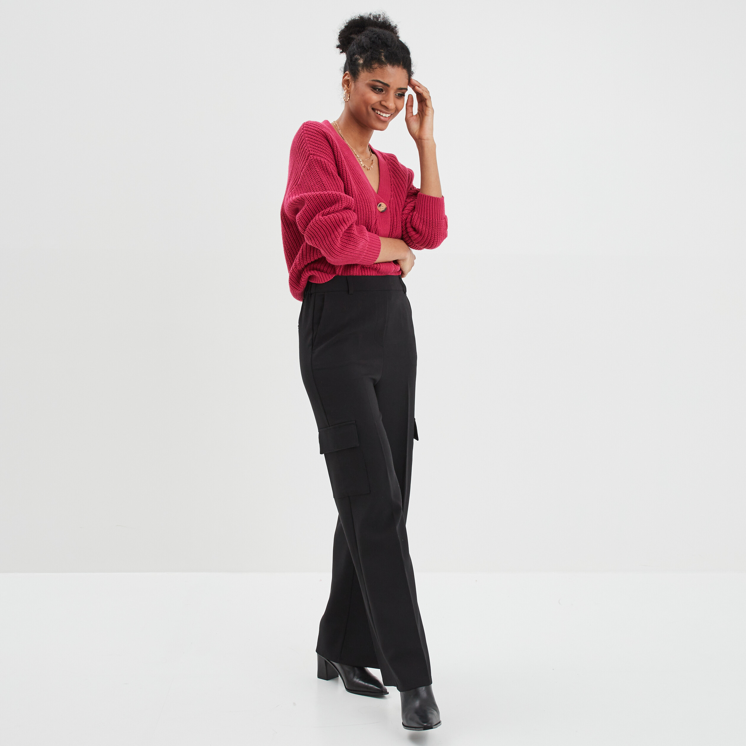 Gilet col en V avec 3 boutons rose framboise femme | La Halle