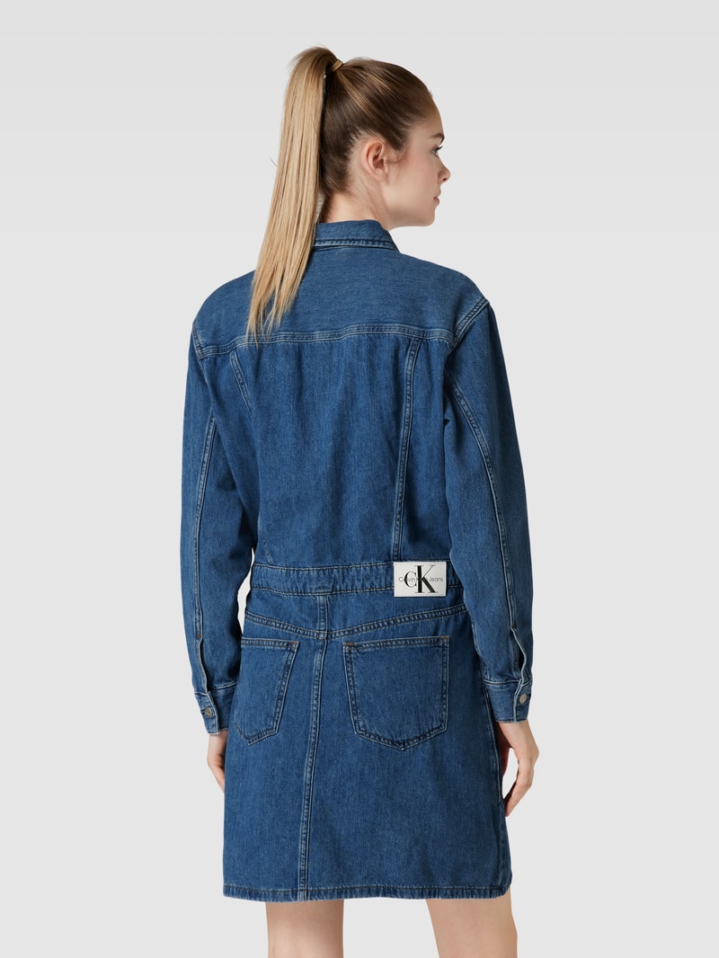 Knielanges Jeanskleid mit Label-Patch Modell 'TRUCKER' in jeans