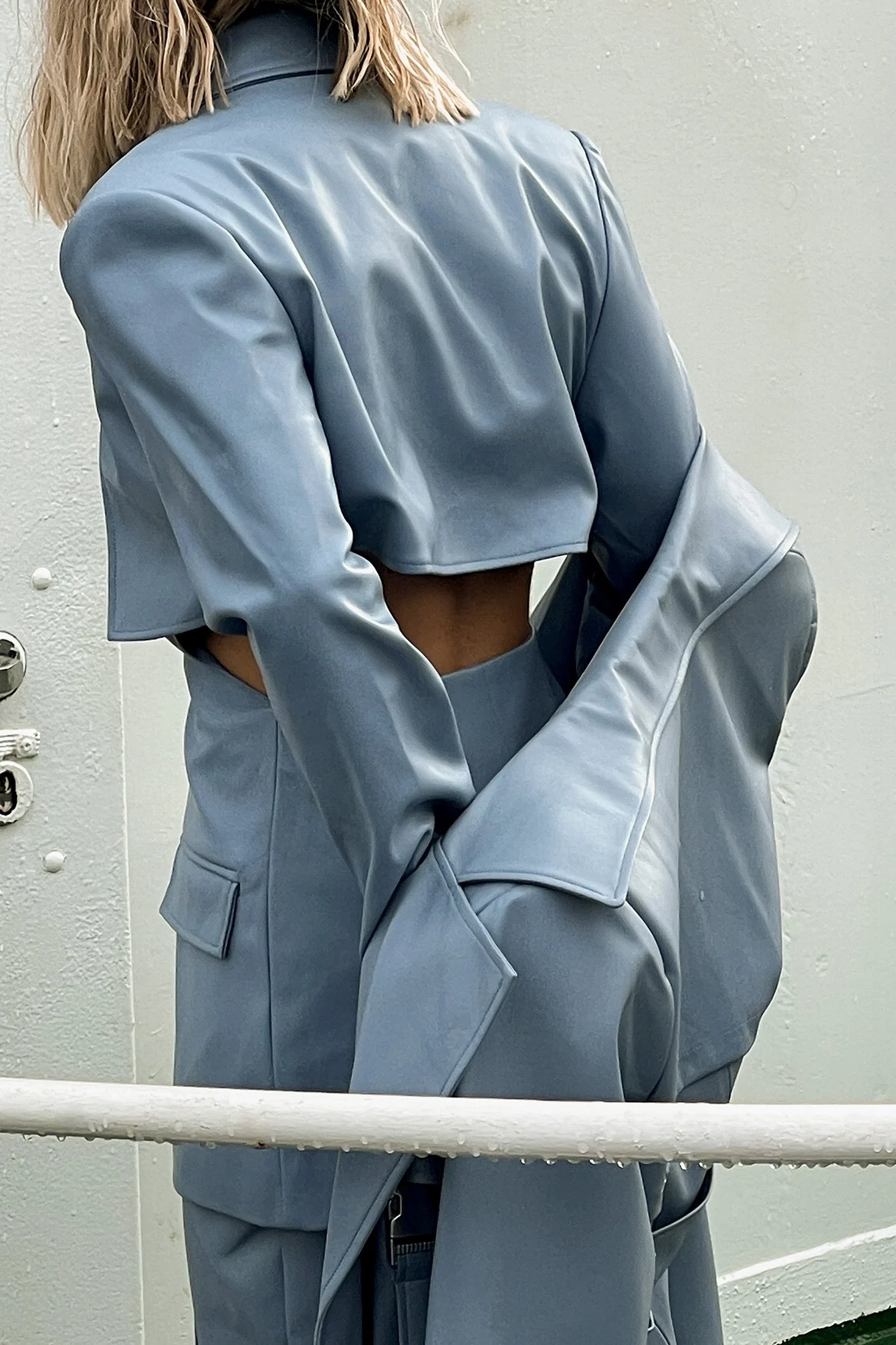 Cut out taillierter PU-Blazer