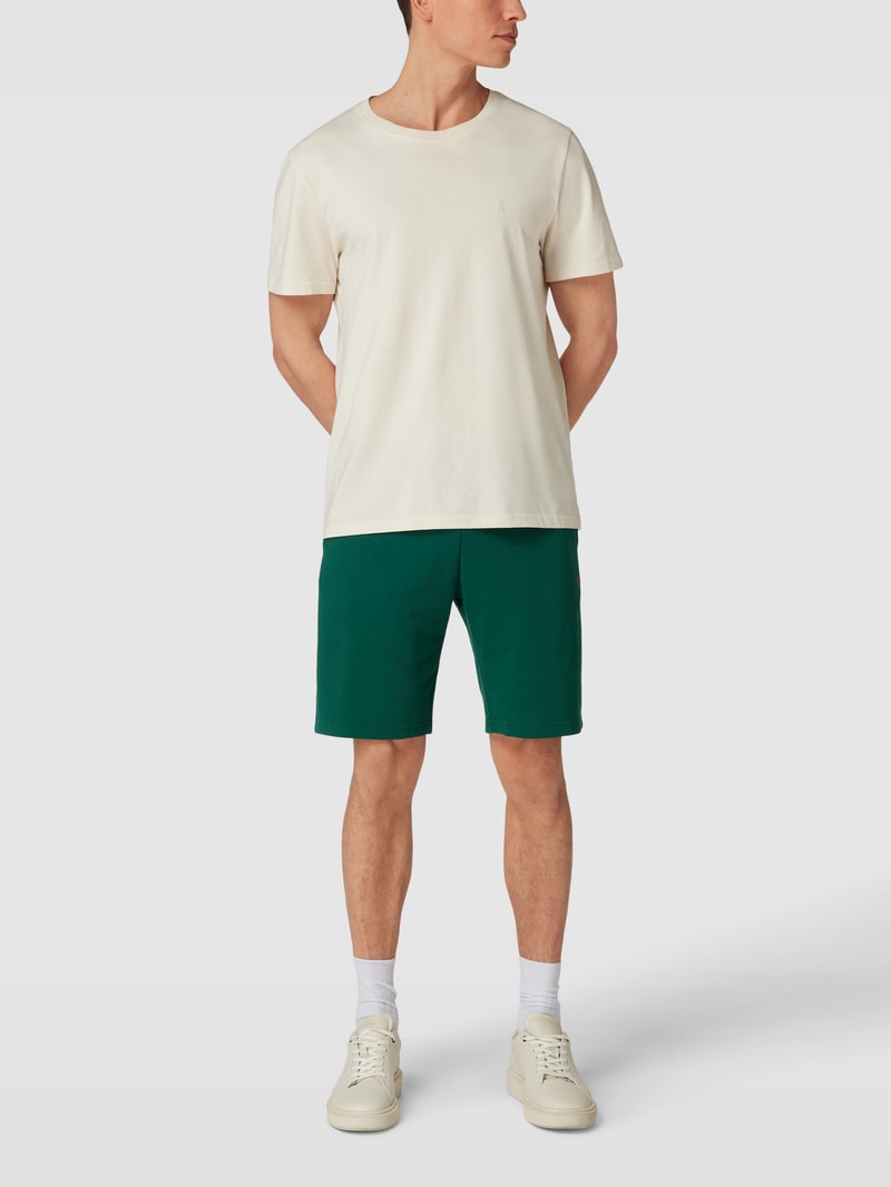 Shorts mit seitlichen Eingrifftaschen in dunkelgrün