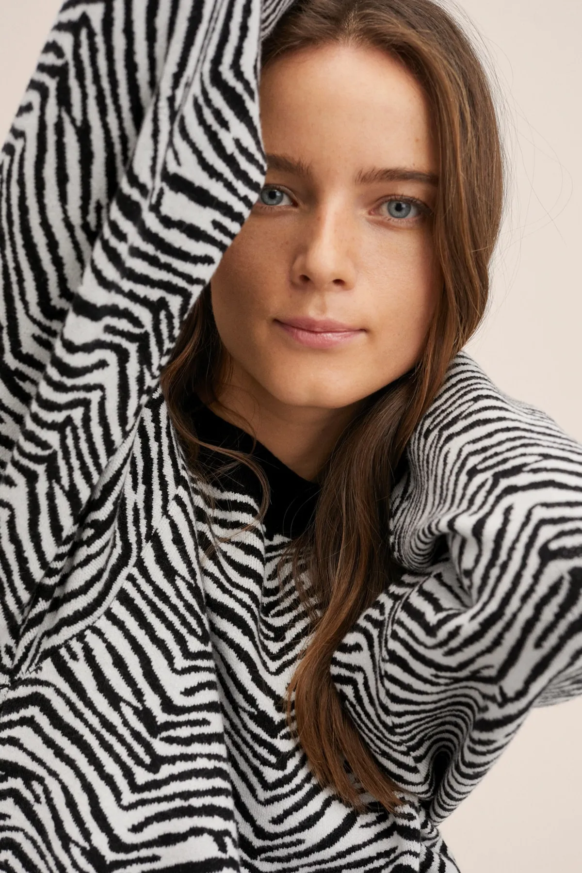 MANGO  Pullover - Schwarz - Regular Fit