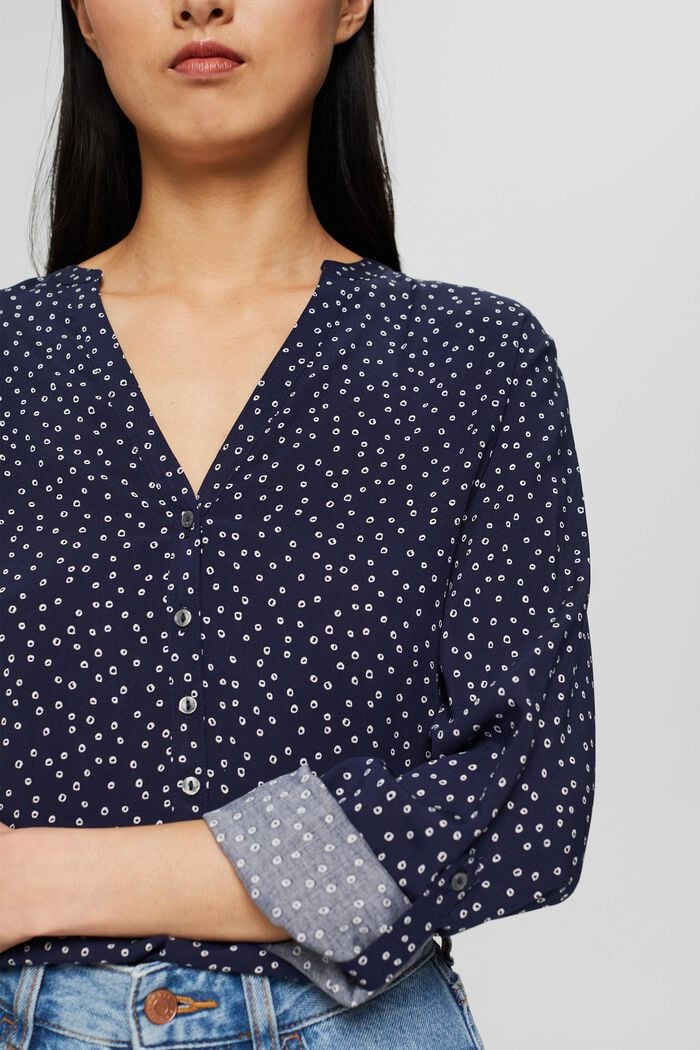 Henley-Bluse aus LENZING™ ECOVERO™