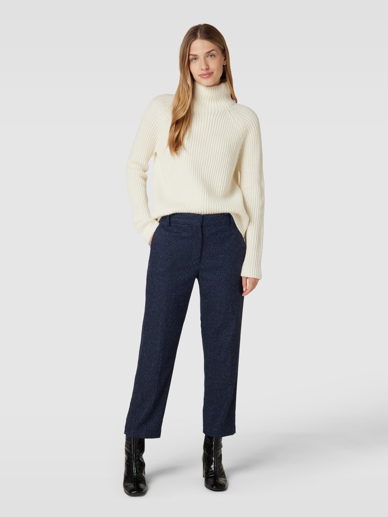Stoffhose mit Gesäßtaschen in marineblau