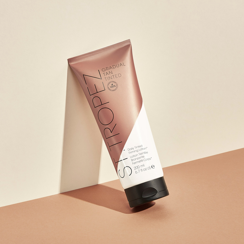 st tropez Gradual Tan Tinted Lotion Bronzante Teintée Fermeté Corps Soin Autobronzant et Hydratant Corps