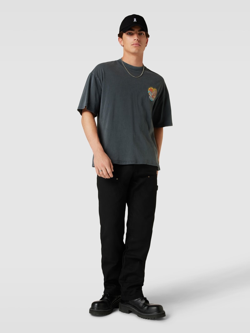 T-Shirt mit Label-Print in schwarz