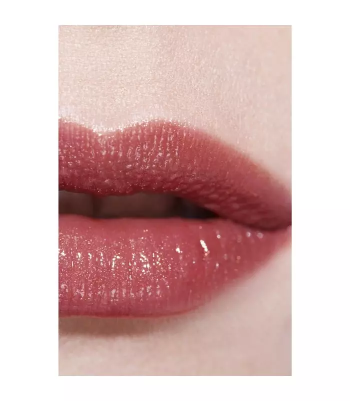 ROUGE COCO FLASH La Couleur, la Brillance, l'Intensité en un Éclair