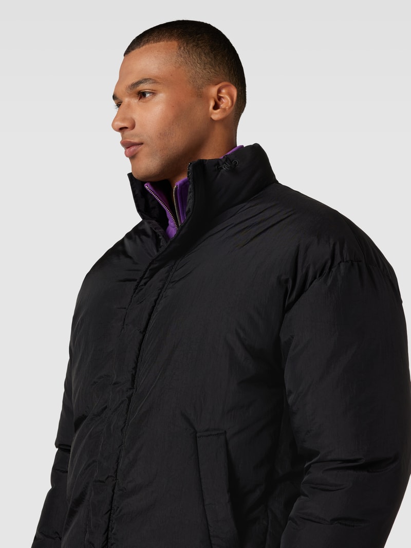 Jacke mit Stehkragen in schwarz