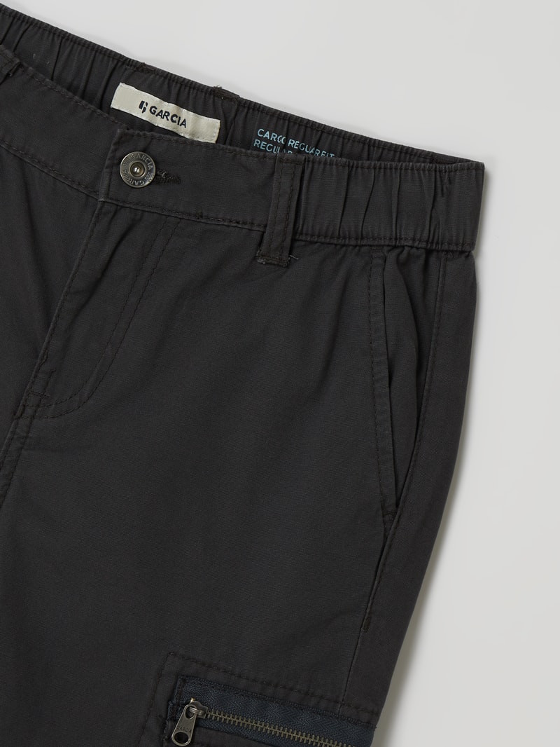Regular Fit Cargohose aus Baumwolle in graphit