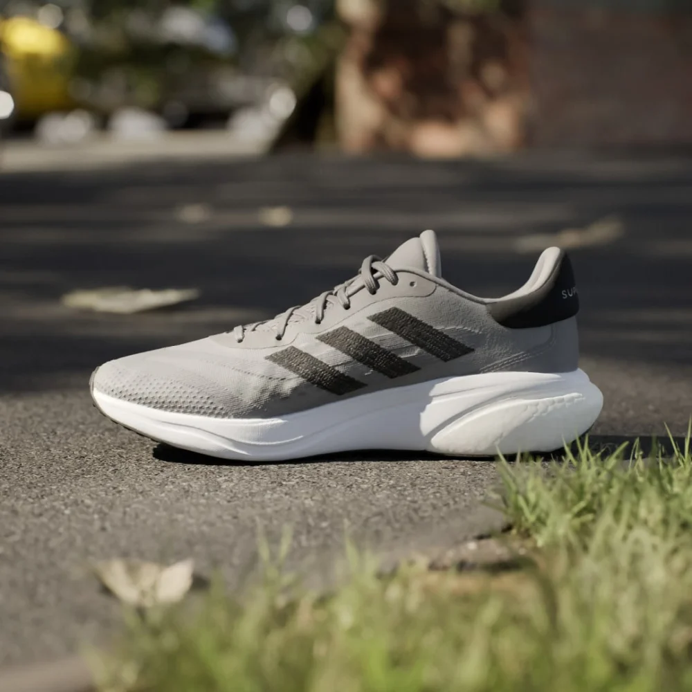 adidas Supernova 3 IE4365 / grau